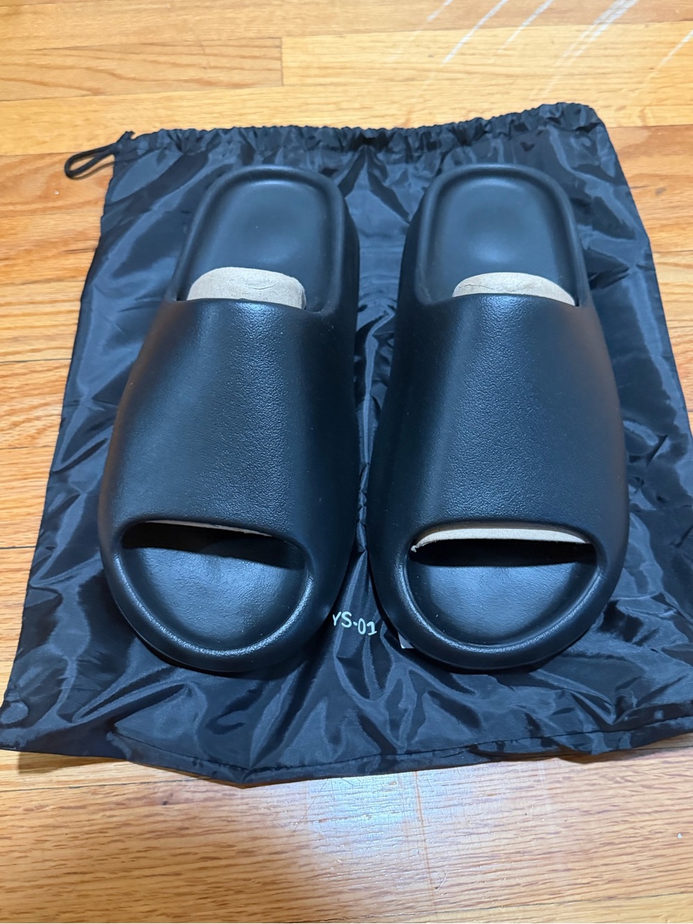 Yeezy-01 Men's Black Slide Sandals 10 US – Minimal Open-Toe Design NWT